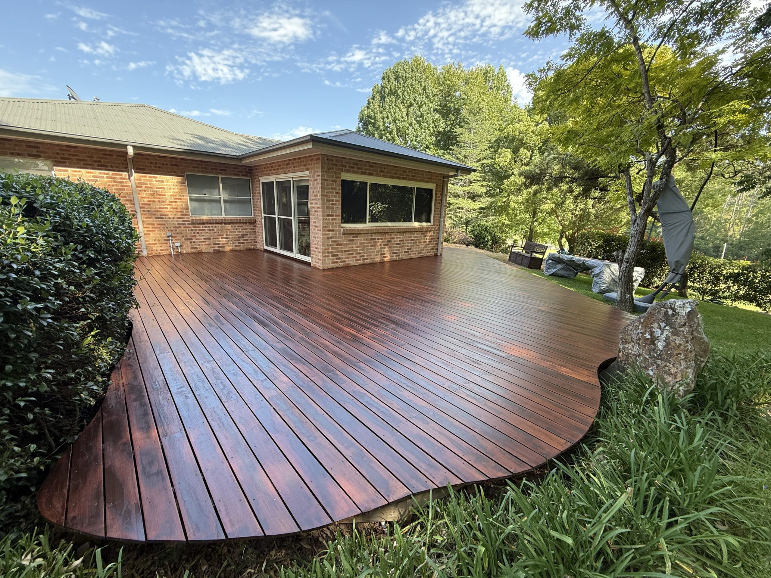 Custom pergola by Superior Carpentry & Maintenance